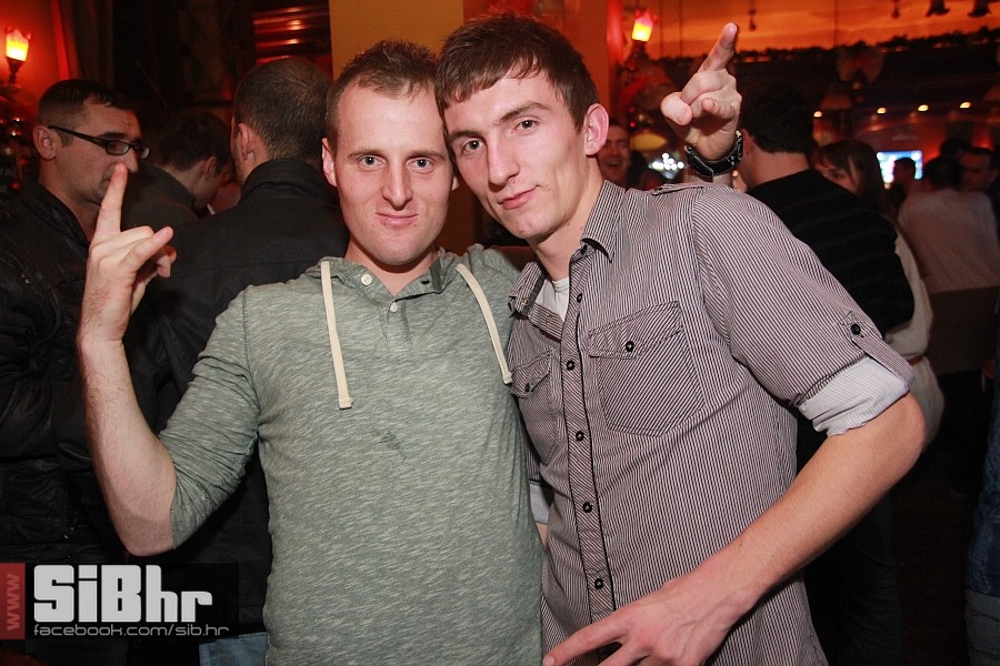 nocni_zivot_OldBridgePub_040120