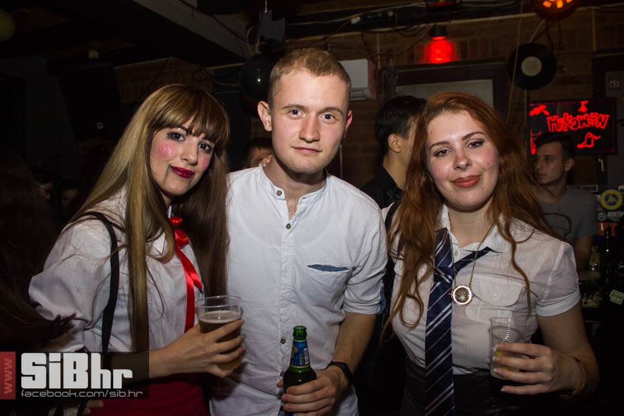 exit_halloween_13