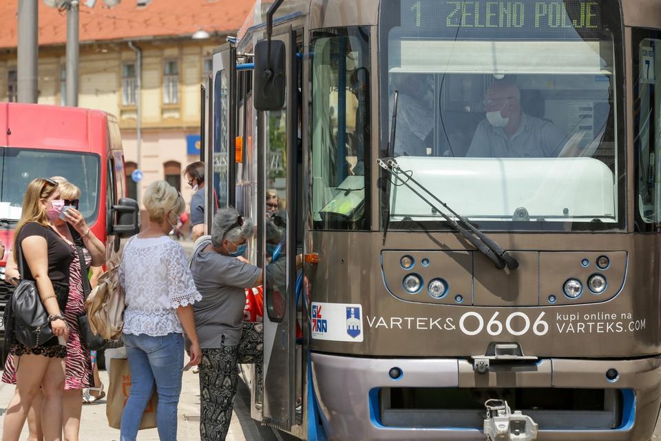 Od danas u tramvajima i autobusima obveza nošenja zaštitnih maski