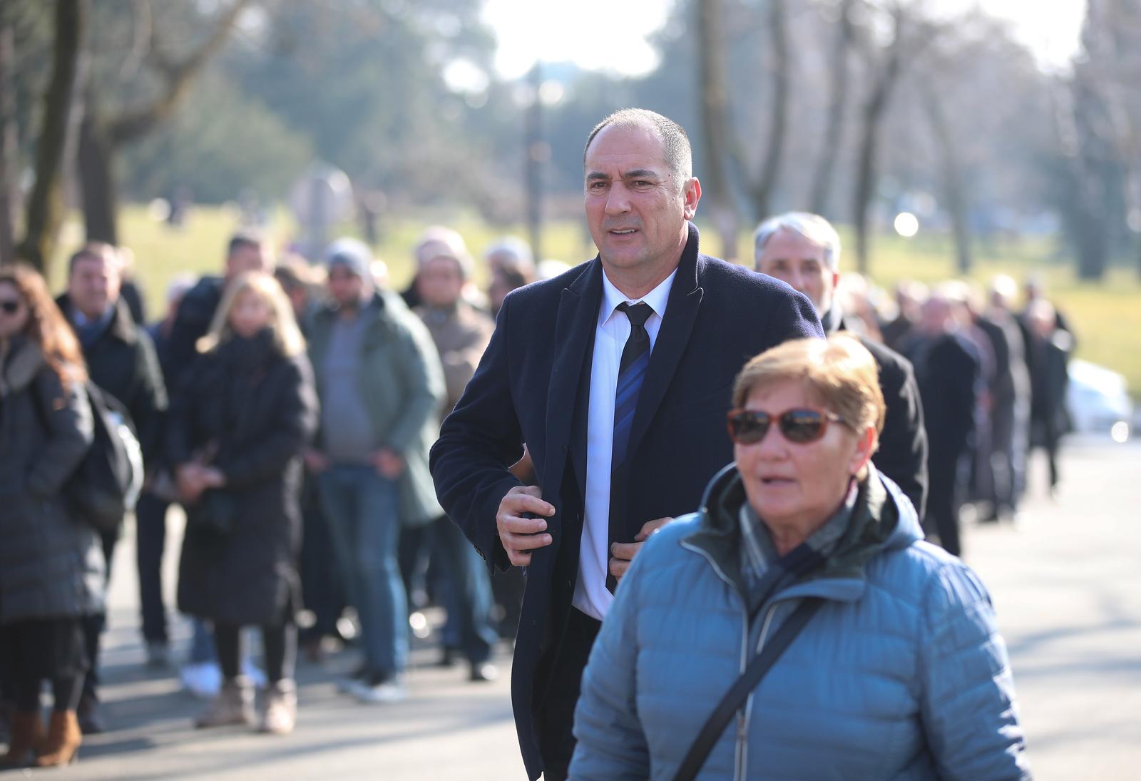 Posljednji ispraćaj Ćire na Mirogoju