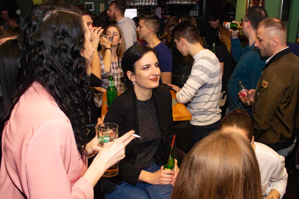 Lege i tamburice u Fort Pubu