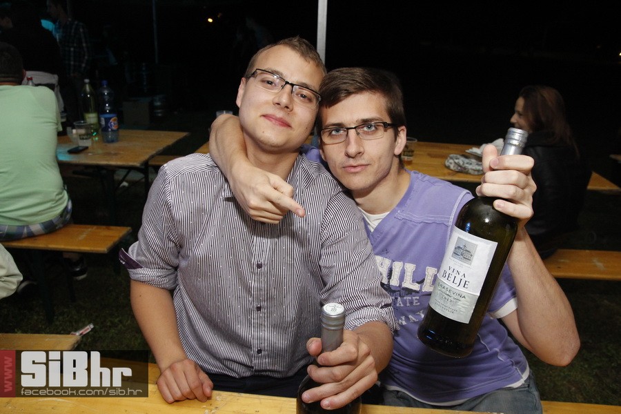 studentska_rostiljada_Mejasi_Si