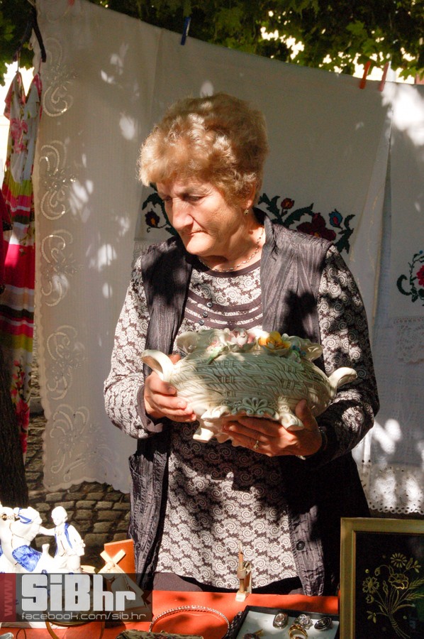sajam_antikviteta_i_sajam_knjig