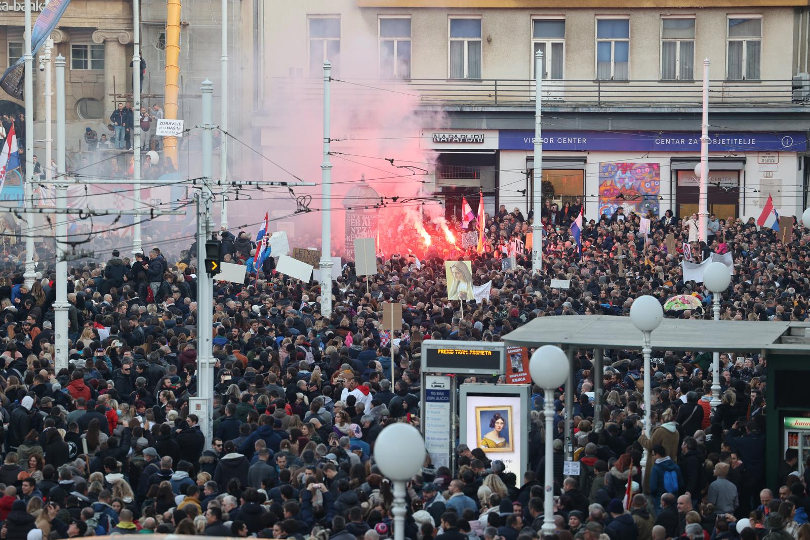 U Zagrebu veliki prosvjed protiv Covid potvrda