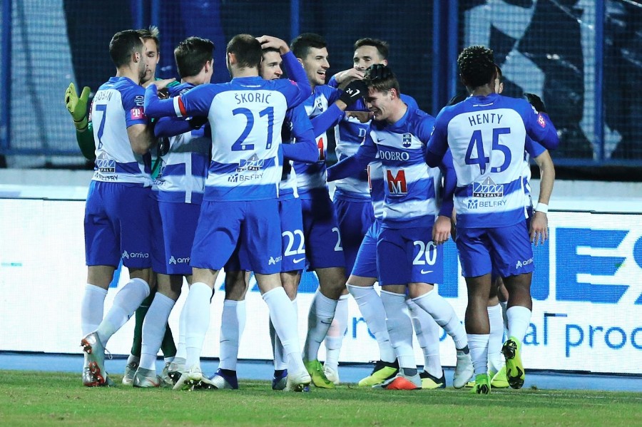 PXL_051218_22909773-900×599