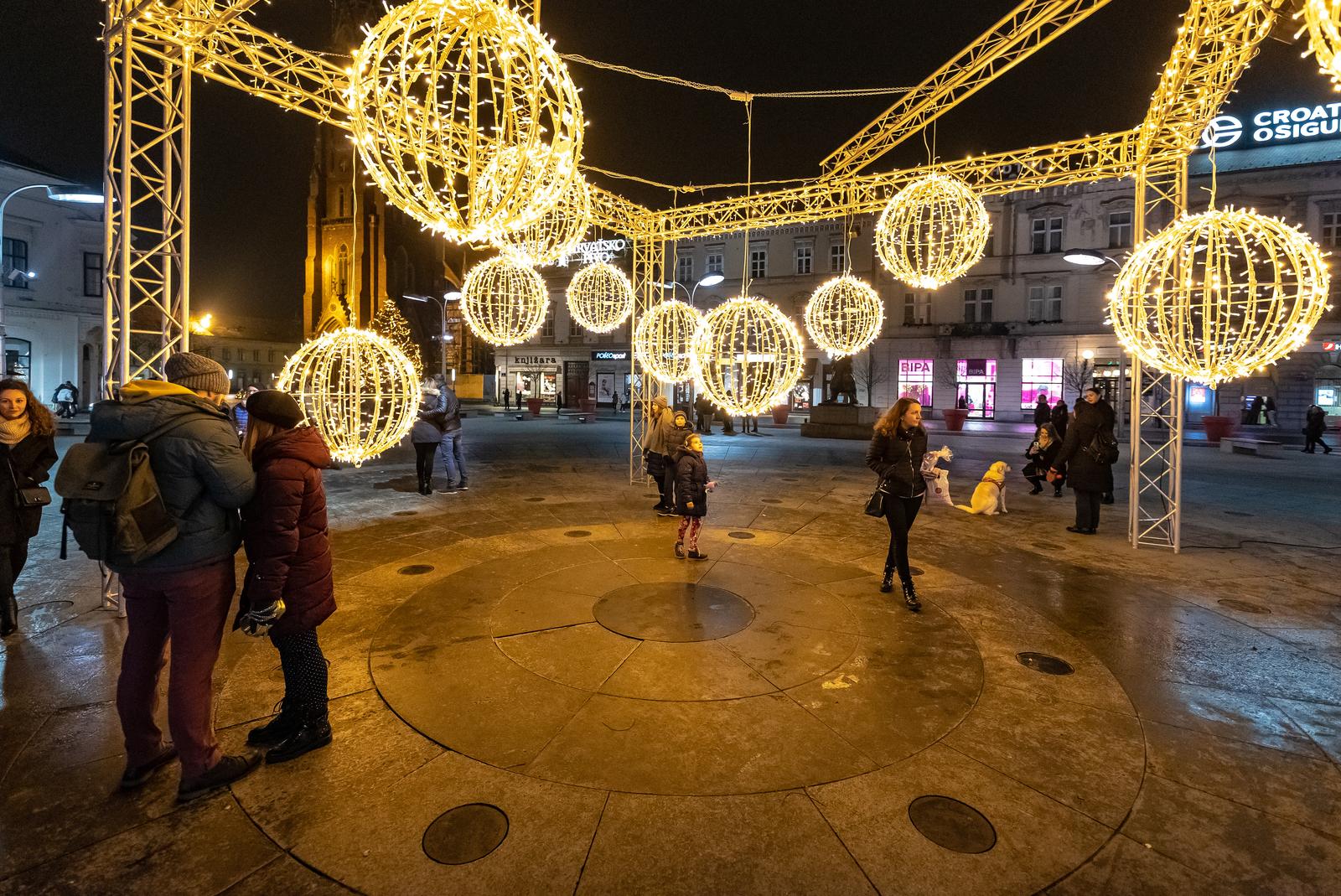 Advent u Osijeku ove godine još sjajniji i čarobniji