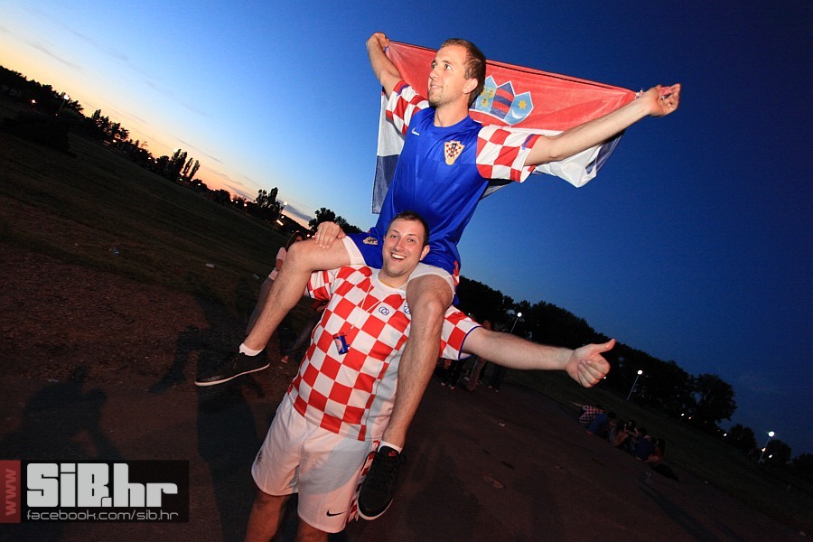 dc_party_14062012_sibhr_by_mban
