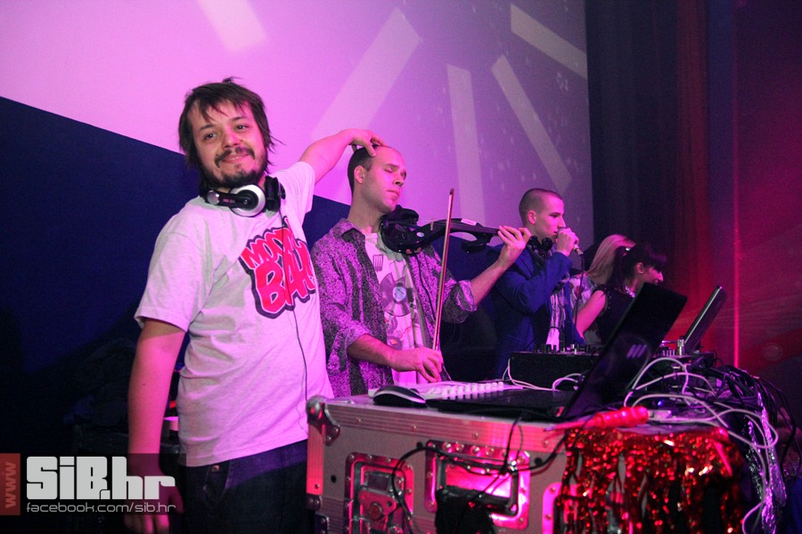 novagtrgkinolumiermediumlotus29 novagtrgkinolumiermediumlotus29