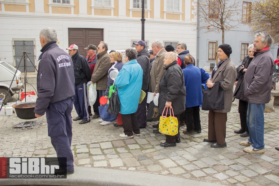 veliki_petak_podjela_fisa_osije