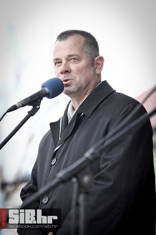 vukovar_prosvjed_protiv_cirilic