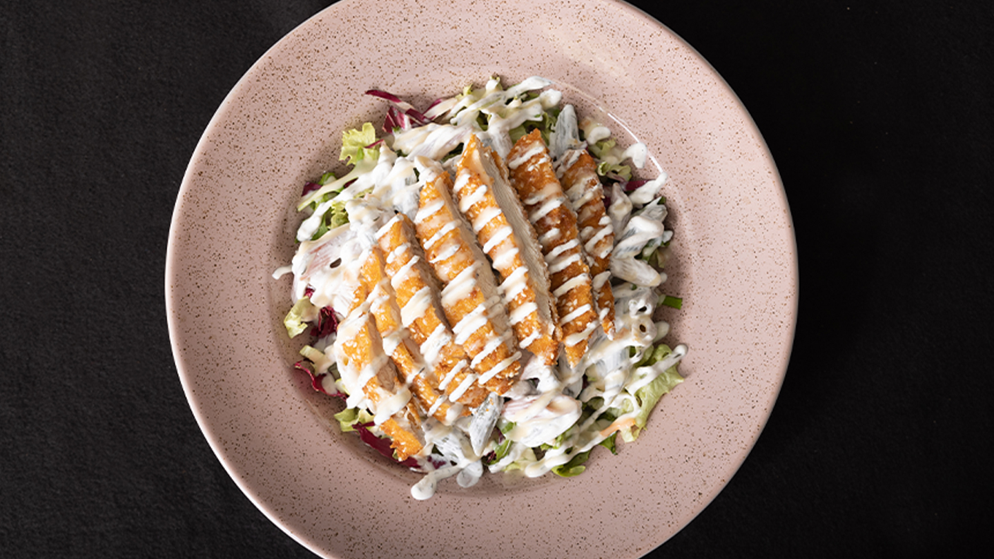 Rocher Caffe noviteti -crispy chicken salata