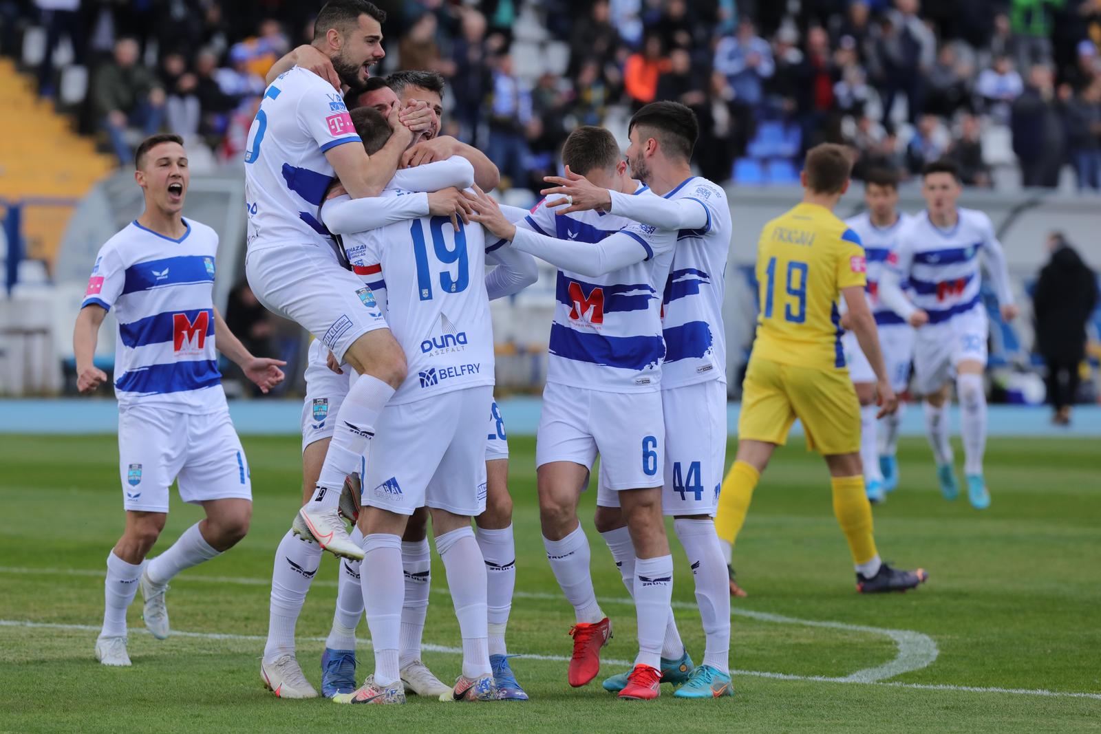 Slavlje NK Osijeka Kohorti za rođendan Slavlje NK Osijeka Kohorti za rođendan