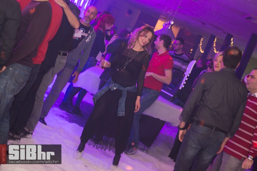 badnjak_u_planu_B_1