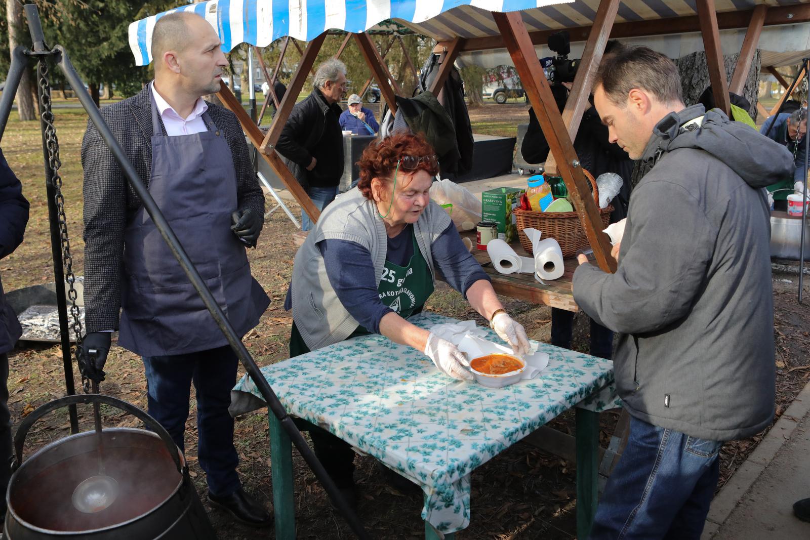 Blagdanska podjela fiša u Perivoj kralja Tomislava Blagdanska podjela fiša u Perivoj kralja Tomislava