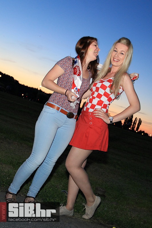 dc_party_14062012_sibhr_by_mban