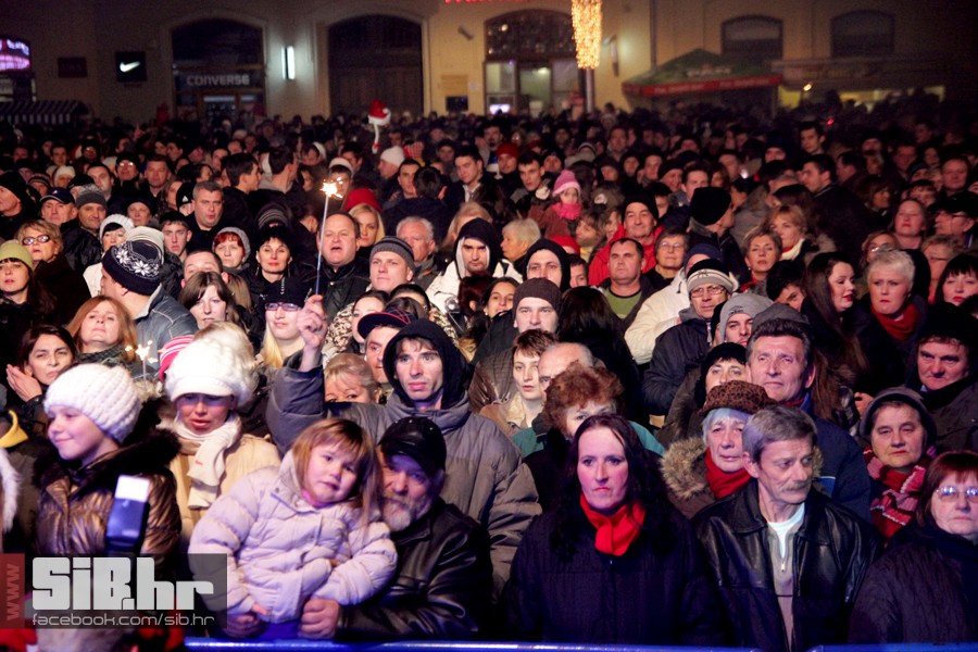 novagtrgkinolumiermediumlotus13 novagtrgkinolumiermediumlotus13