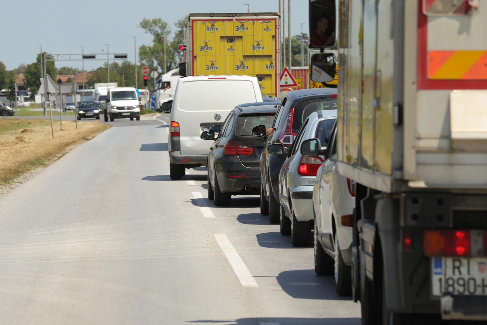Zatvorena D55 između Vinkovaca i Gradišta Zatvorena D55 između Vinkovaca i Gradišta