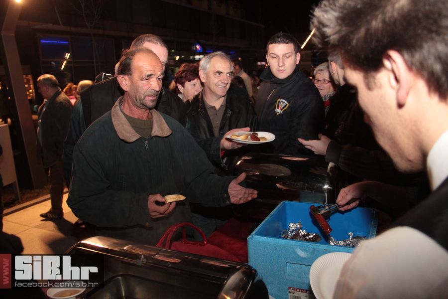 SvecanoOtvorenTrgSlobode_SiBhr_