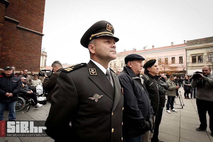 oslobodeni_generali_16112012_mb