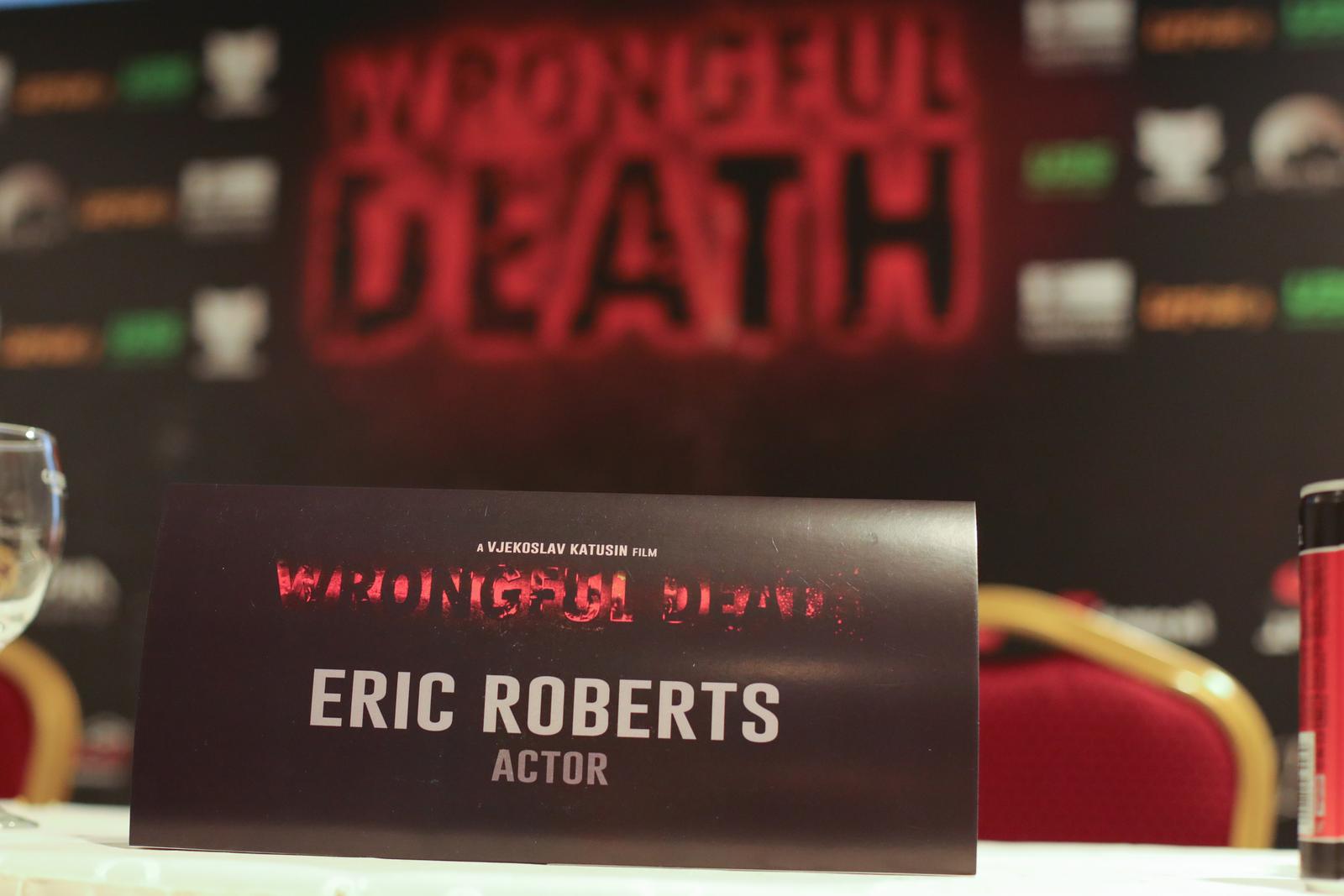 Konferencija za novinare povodom snimanja filma Wrongful Death u Belom Manastiru Konferencija za novinare povodom snimanja filma Wrongful Death u Belom Manastiru