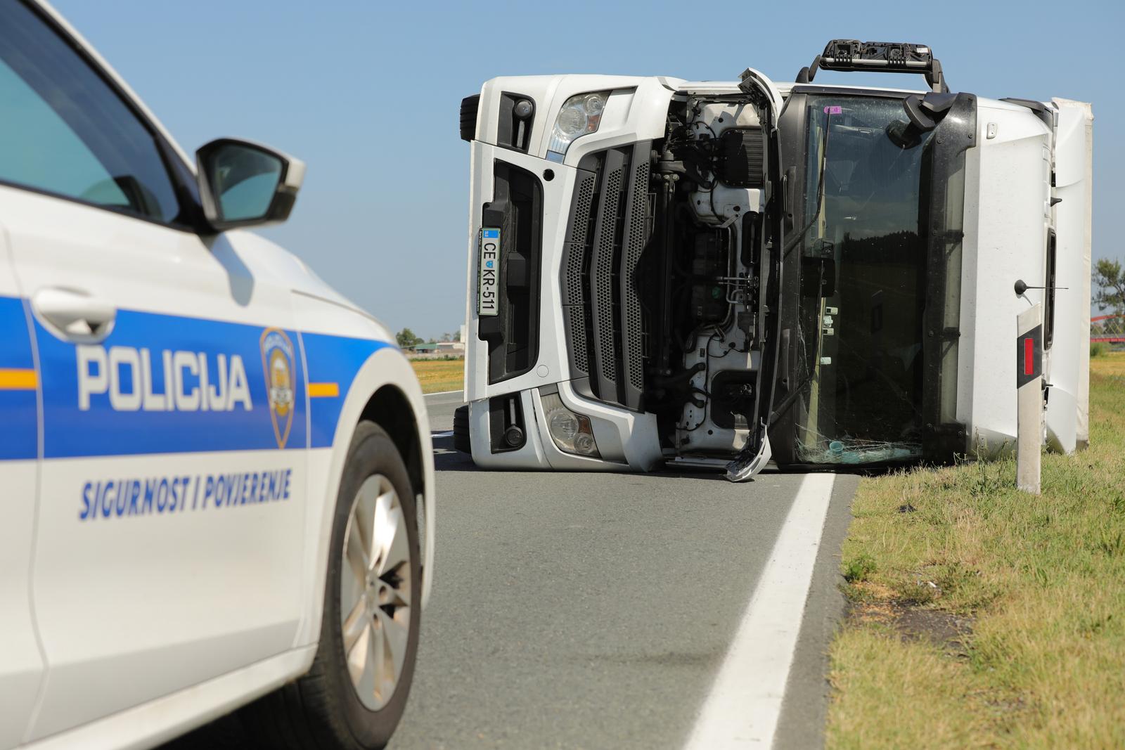 Zatvorena D55 između Vinkovaca i Gradišta Zatvorena D55 između Vinkovaca i Gradišta