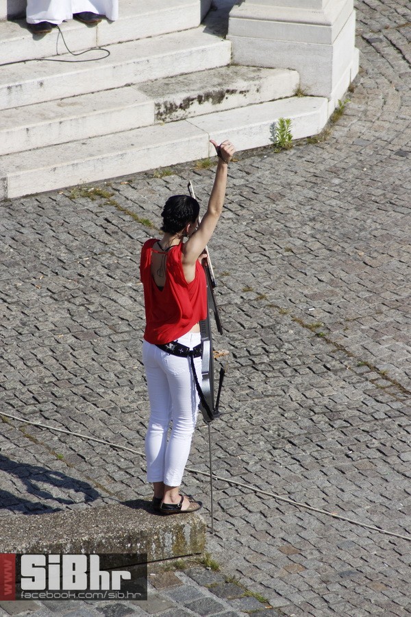 ana_rucner_Drmes_spot_SiBhr_11