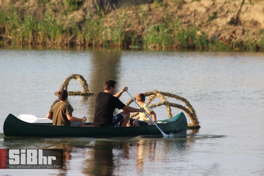 slama_dan_drugi_SiBhr_30 slama_dan_drugi_SiBhr_30