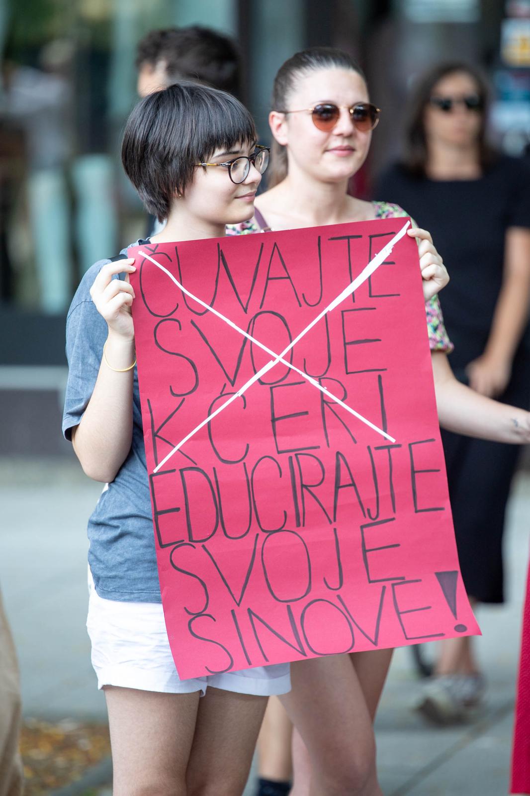Održana javna akcija ”Sigurnost žena je odgovornost države” na Trgu slobode