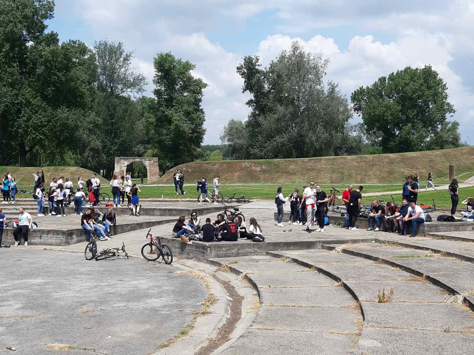 Započela spontana norijada osječkih maturanata