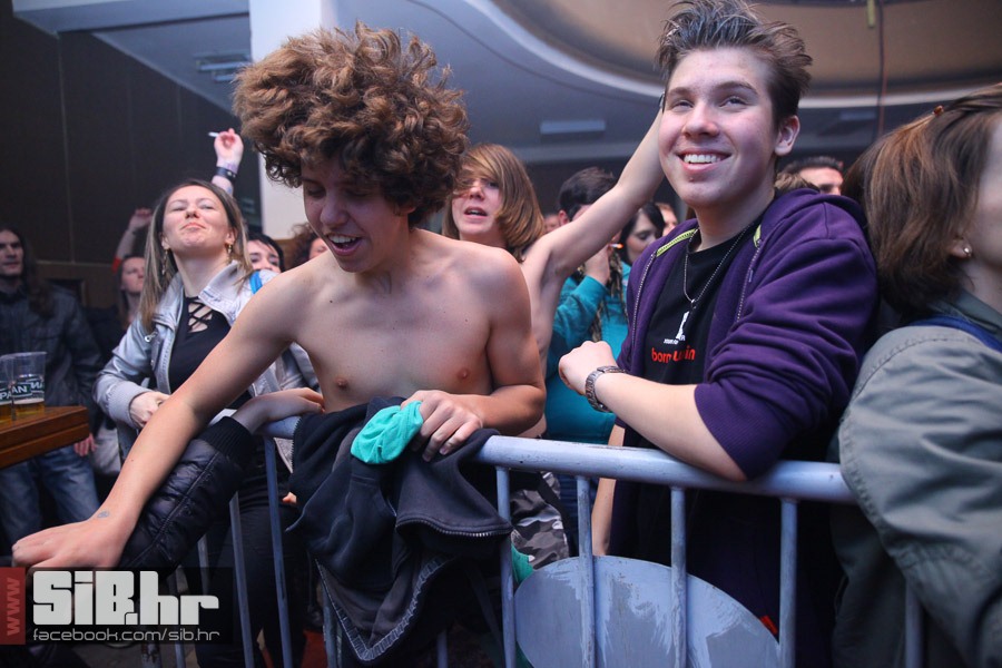 opca_opasnost_slavija_04042013_