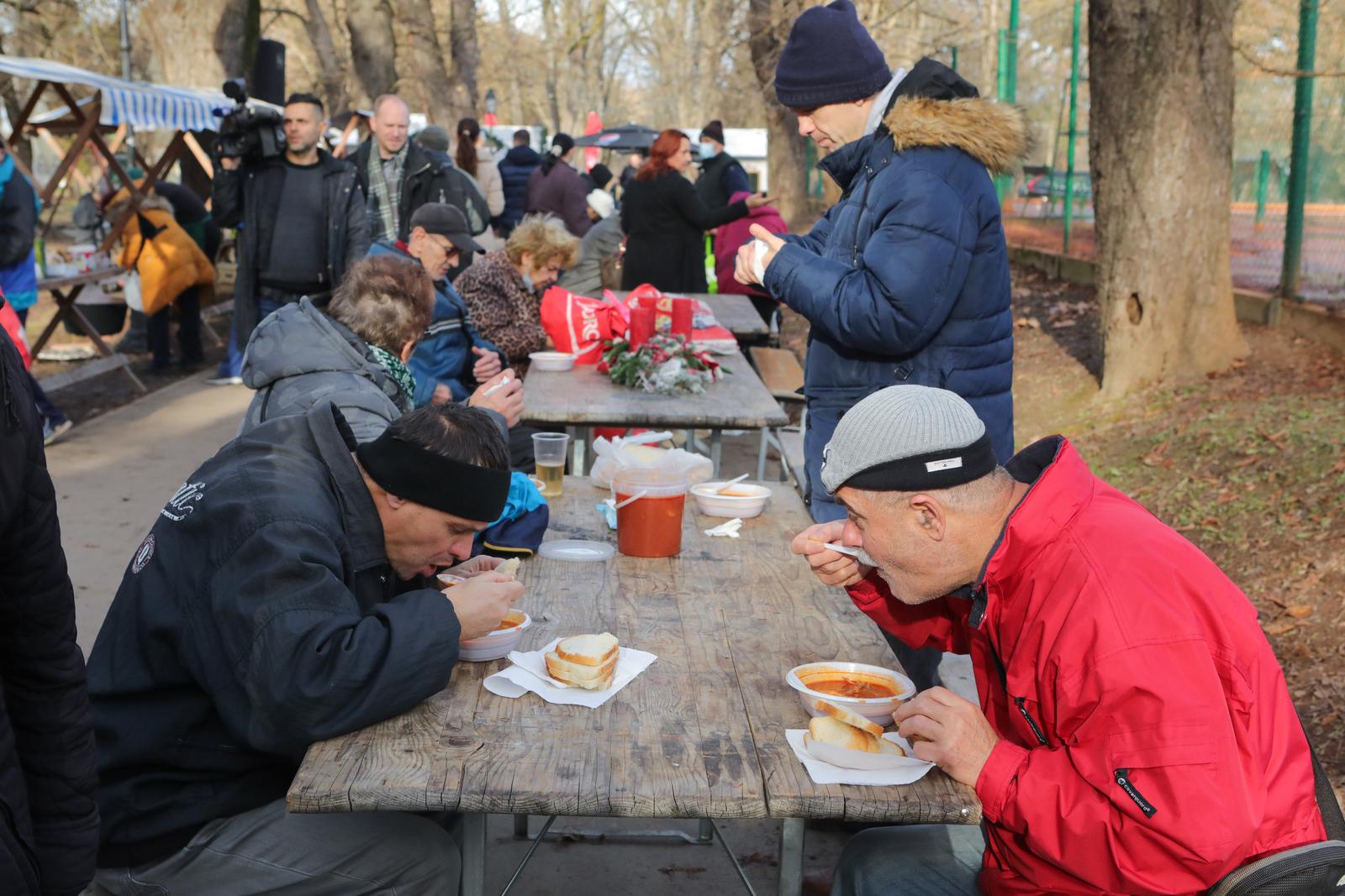 Blagdanska podjela fiša u Perivoj kralja Tomislava Blagdanska podjela fiša u Perivoj kralja Tomislava