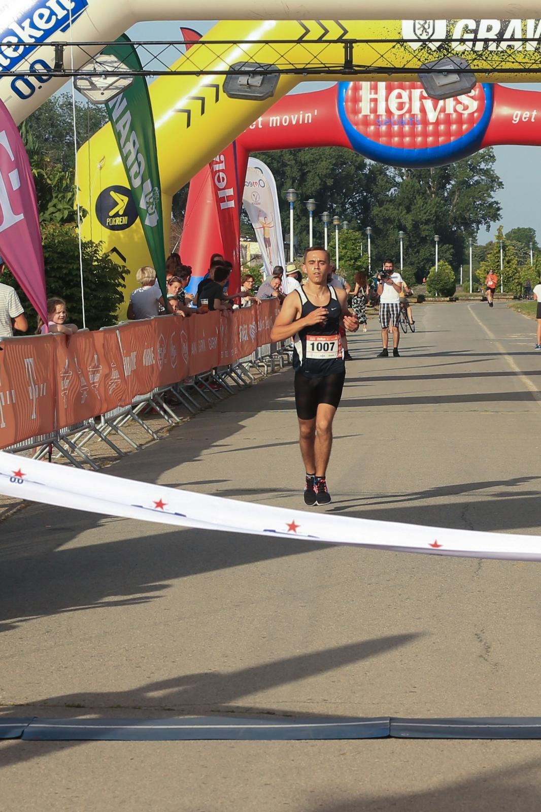 B2B run okupio 1005 trkača u Osijeku B2B run okupio 1005 trkača u Osijeku