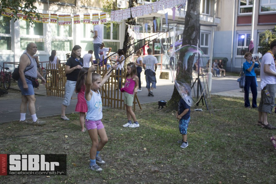zemlja_vijenac_2015_SiBhr39