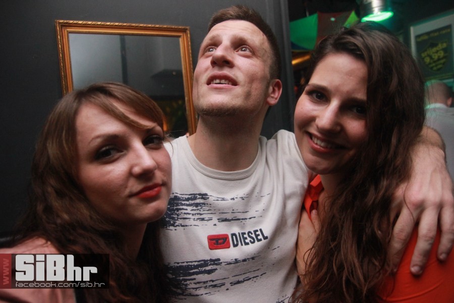 tufna0211_32 tufna0211_32