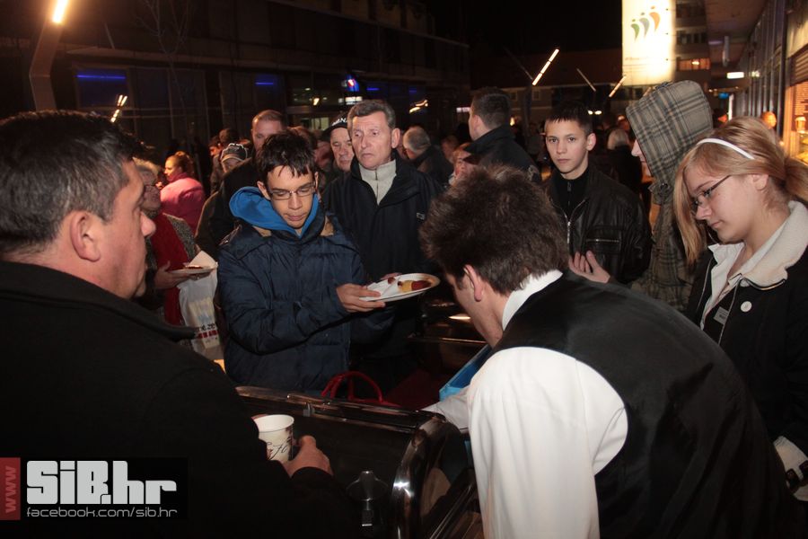 SvecanoOtvorenTrgSlobode_SiBhr_