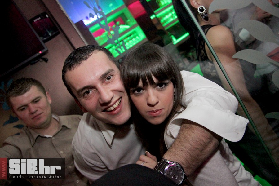 novagtrgkinolumiermediumlotus11 novagtrgkinolumiermediumlotus11