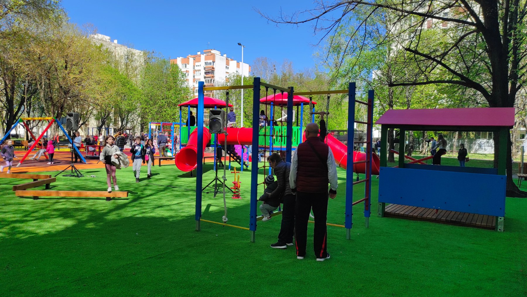 Otvoreno novo dječje igralište na Sjenjaku