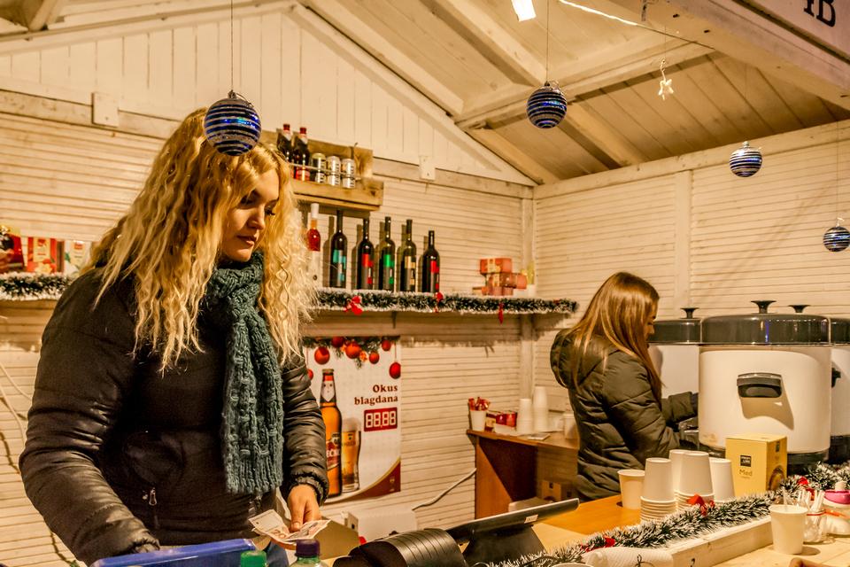 Mia Dimšić rasplesale svoje Osječane na Adventu u Tvrđi