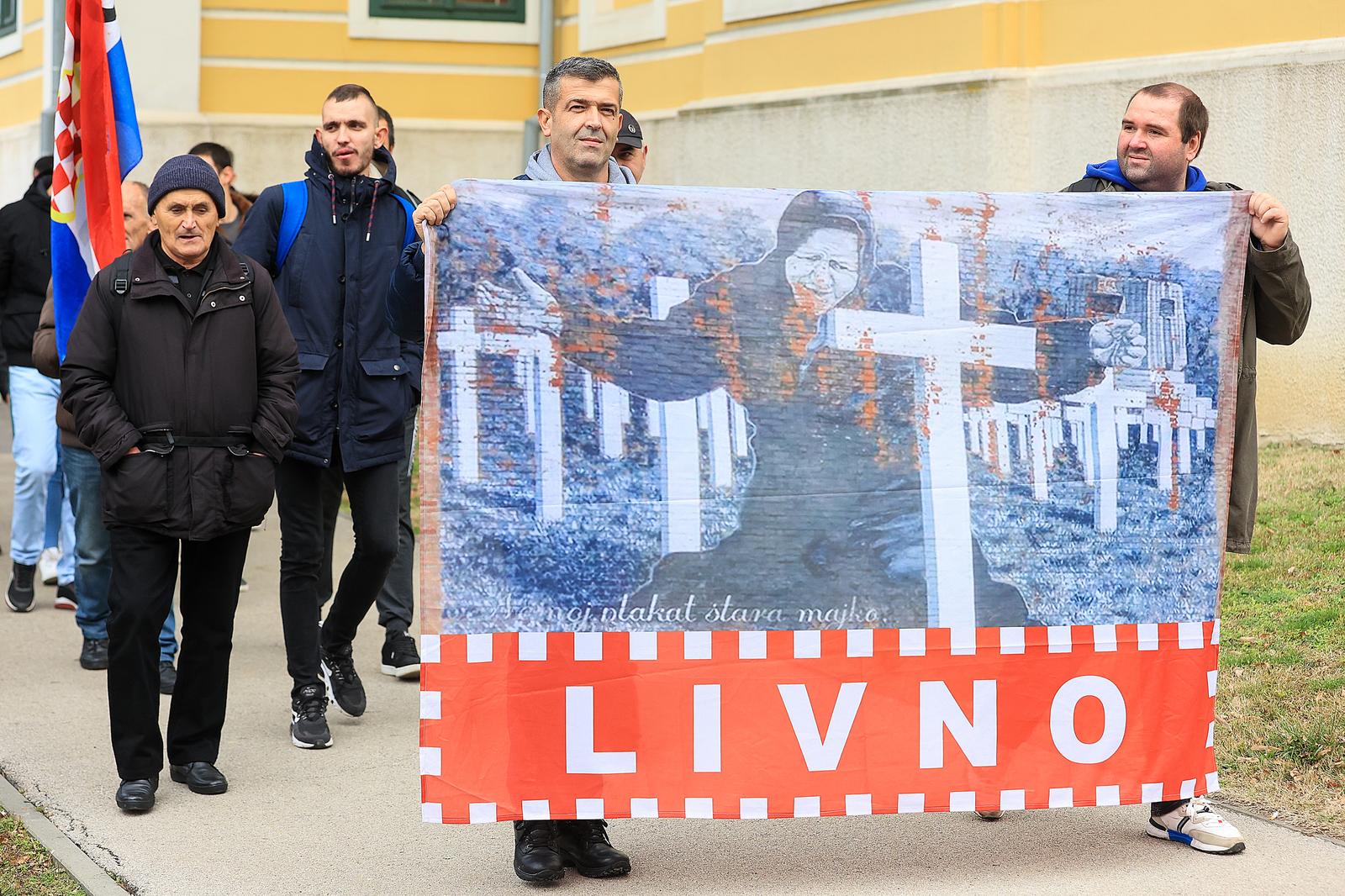 Nekoliko desetaka tisuća ljudi u vukovarskoj Koloni sjećanja