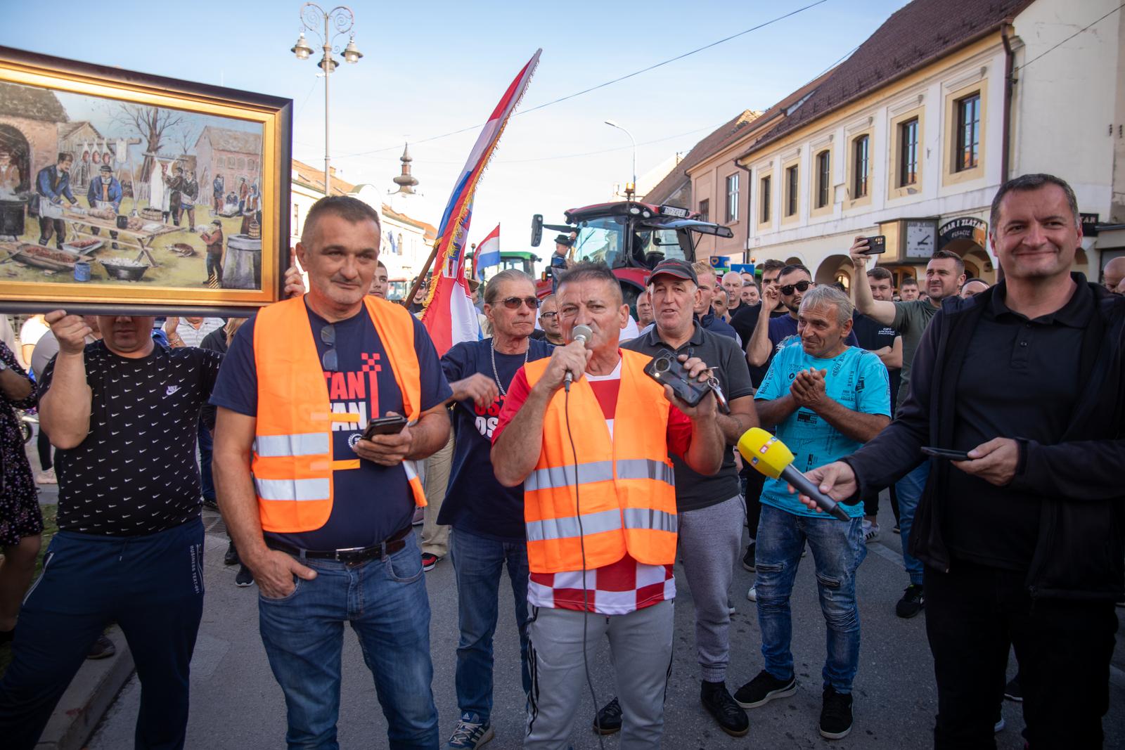 Prosvjed svinjgojaca u Vinkovcima