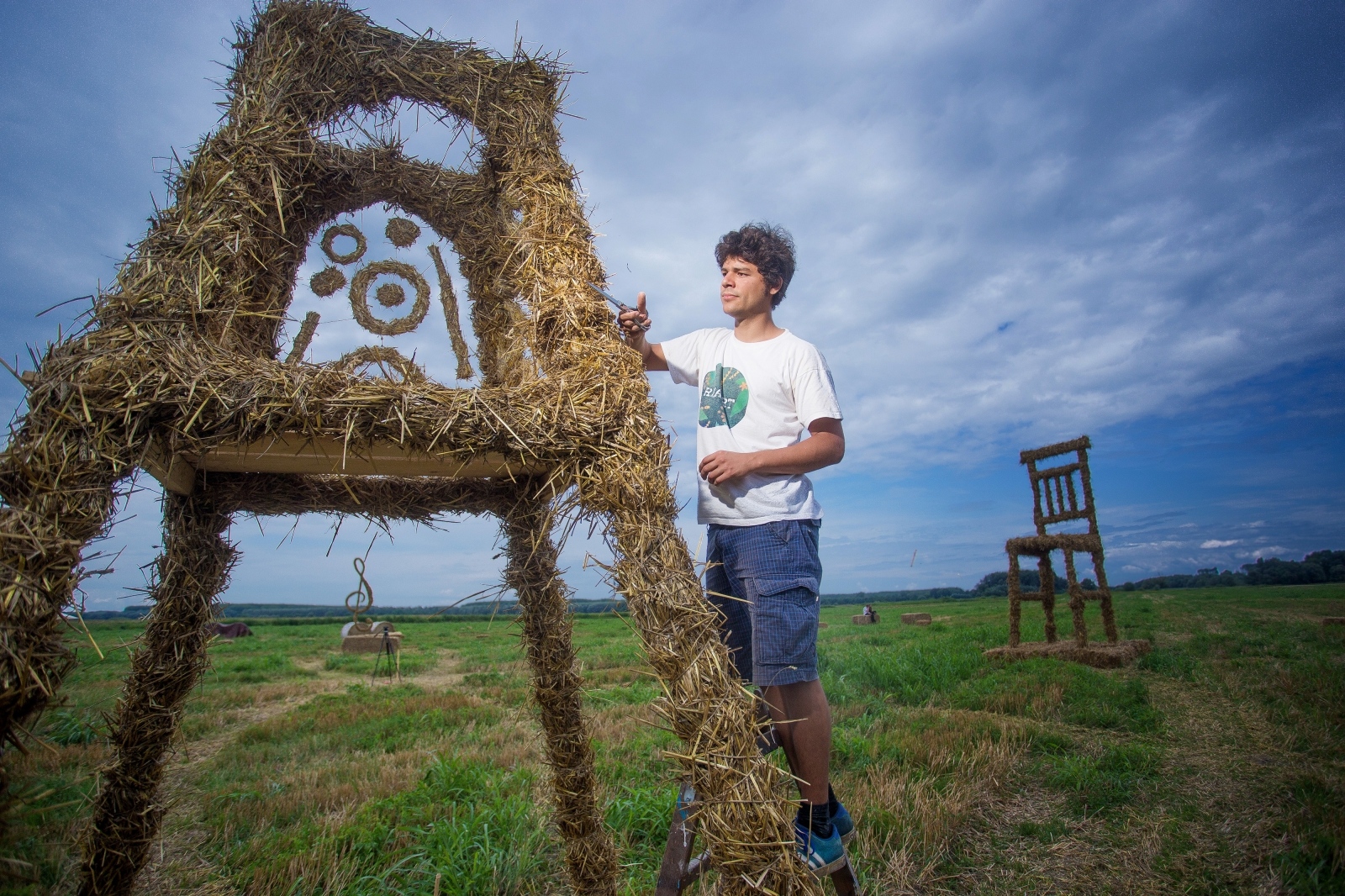 Pripreme za 14. Slama Land Art