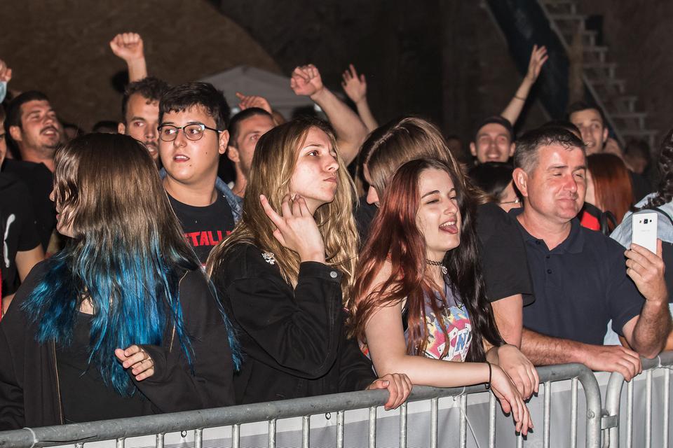 Brkovi u dvorištu Stare pekare