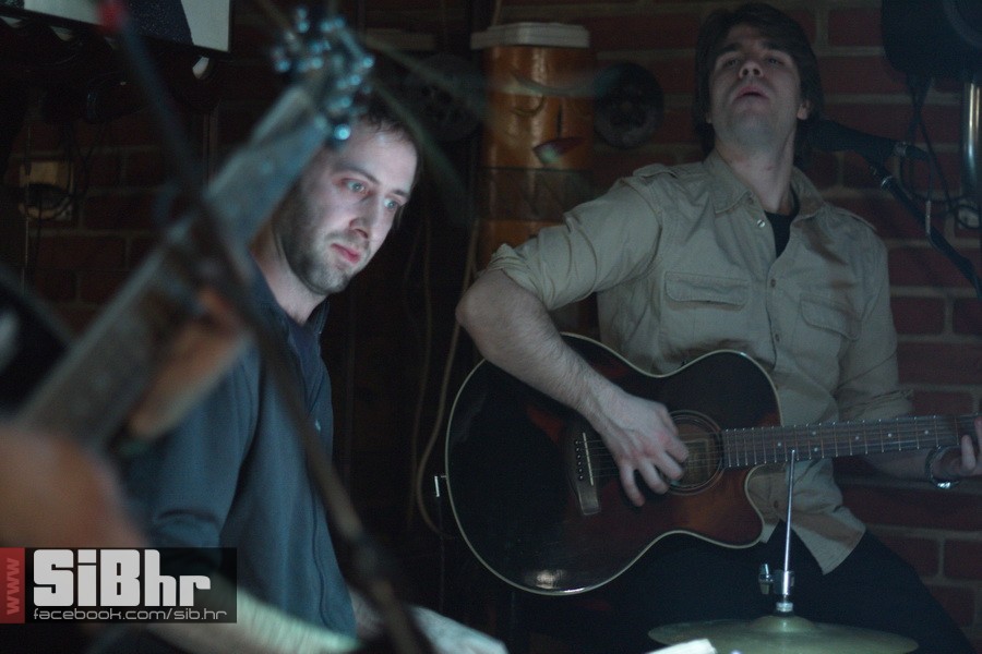 akusticna_svirka_cadillac_1