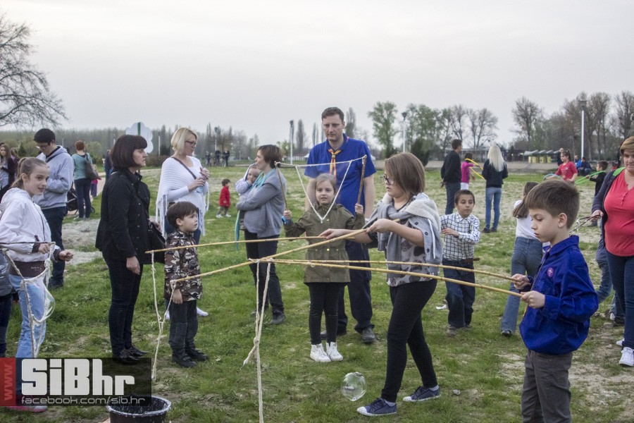 transgeneracijski_party_tvrdja_