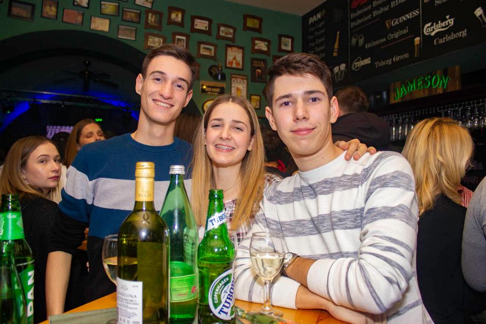 Lege i tamburice u Fort Pubu