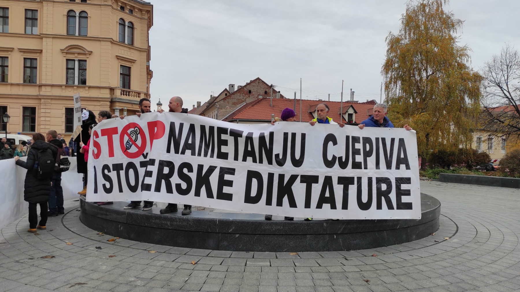 Prosvjed protiv Covida u Osijeku