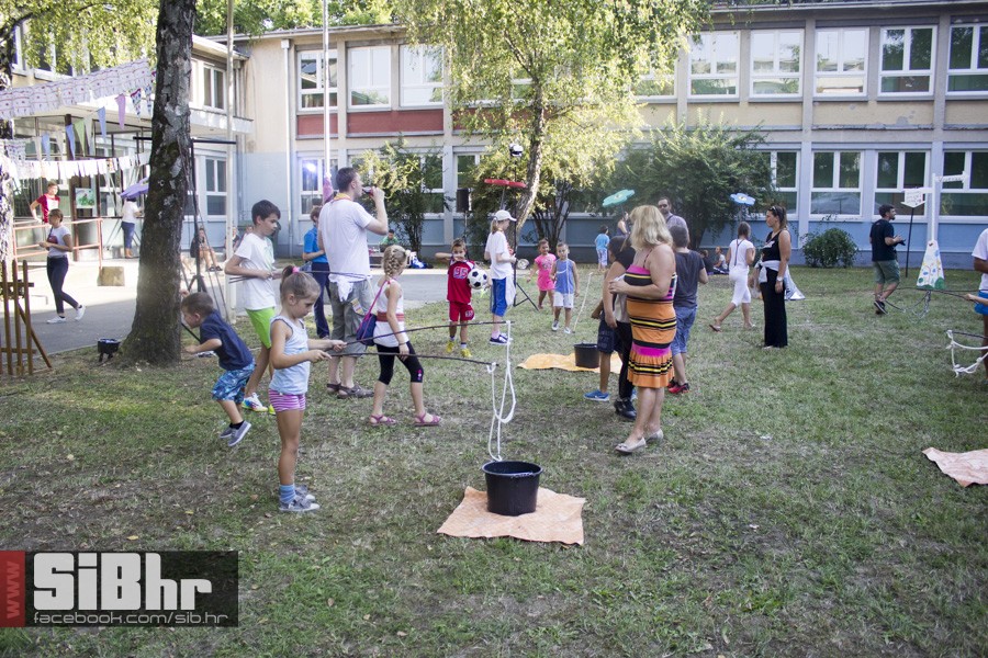 zemlja_vijenac_2015_SiBhr38