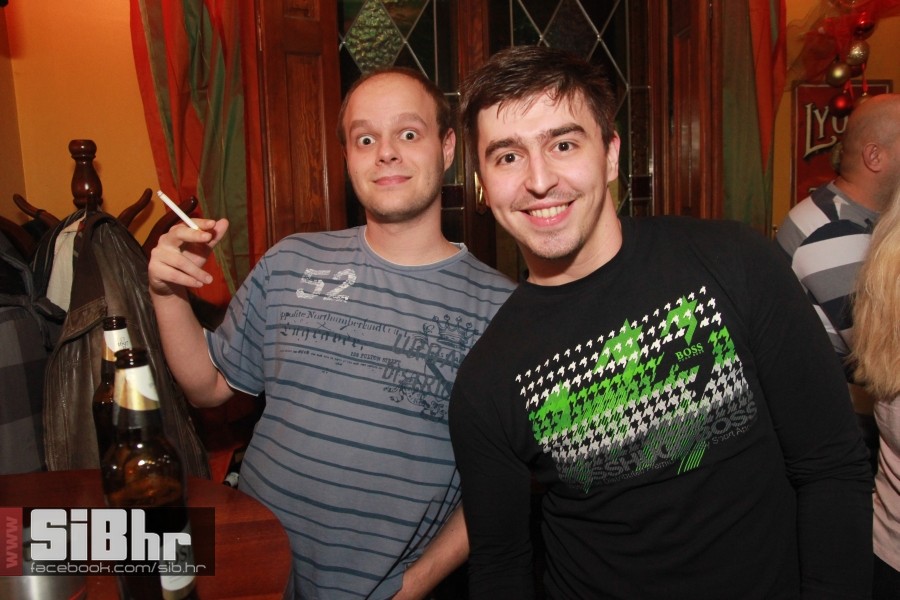 nocni_zivot_OldBridgePub_040120