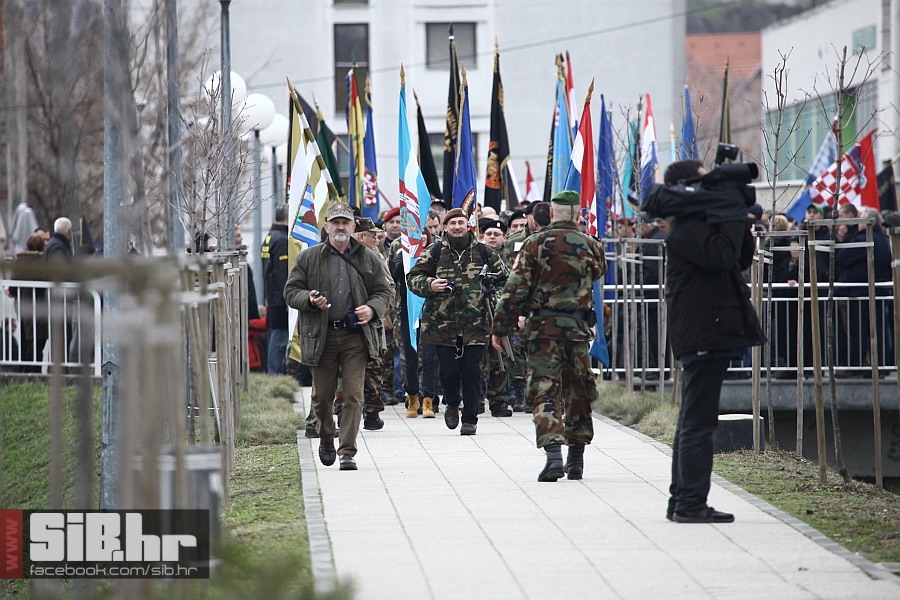 vukovar_prosvjed_protiv_cirilic