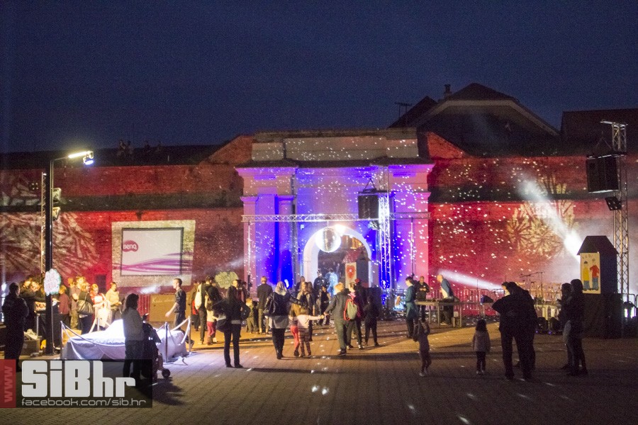 transgeneracijski_party_tvrdja_
